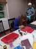 Täiskasvanud Õppija Nädala raames toimus Kõrgessaare raamatukogus seekord tekstiili värvimine külmvärvidega